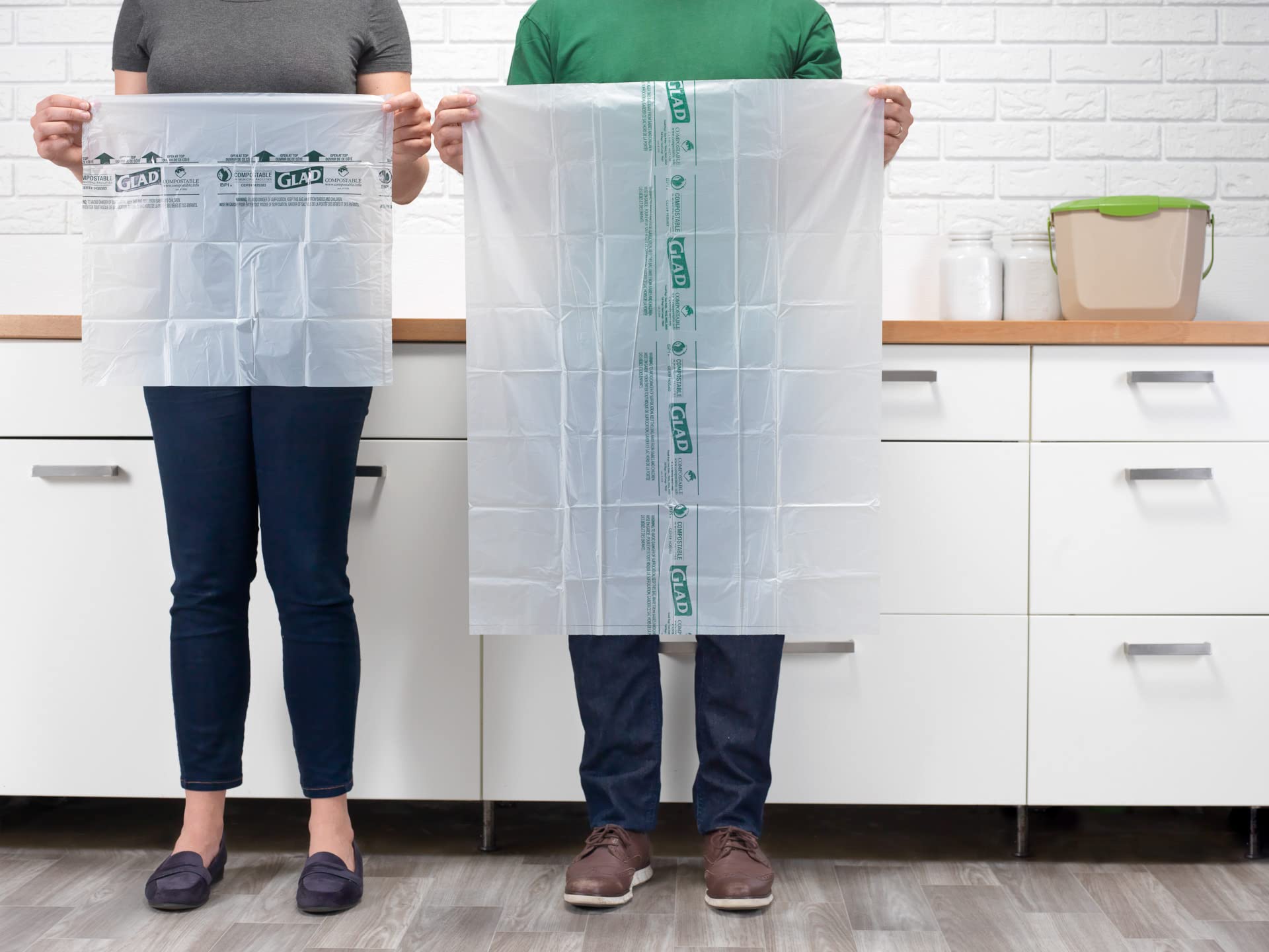 Glad Kitchen Compost trash Bags - Febreze Fresh Lemon, Small 10 L - 20 CountGlad885865741202Garbage BagGarbage Bag