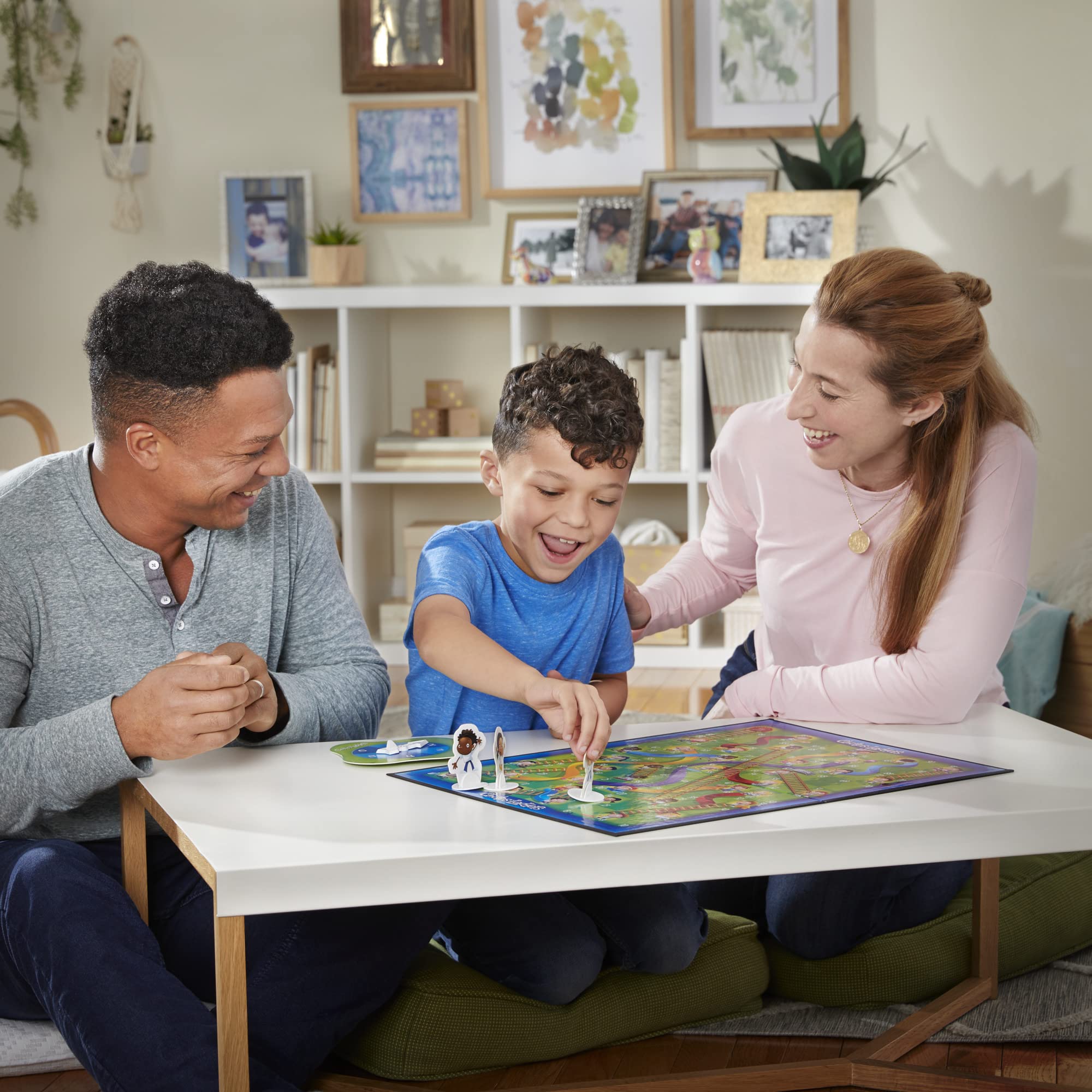 Hasbro Gaming Board Game - Chutes and LaddersHasbro885846500545Board GamesBoard Games