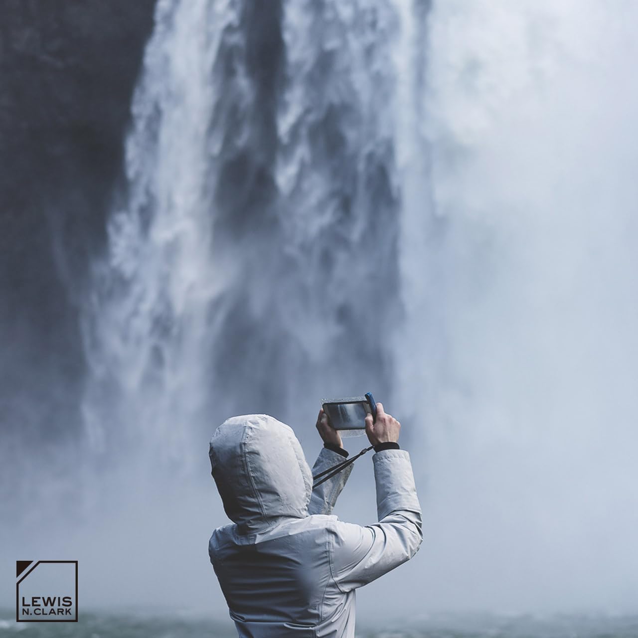 Lewis N. Clark Waterseals Magnetic Self - Sealing Waterproof Pouch, Dry Bag for Cell Phone for Pool or Beach - One SizeLewis N. Clark029275017827Waterproof Mobile PouchWaterproof Mobile Pouch