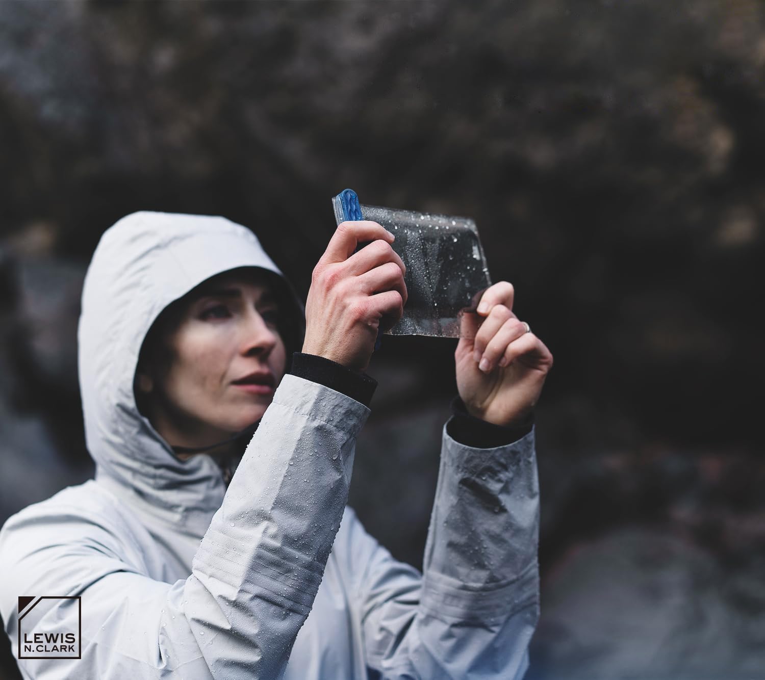 Lewis N. Clark Waterseals Magnetic Self - Sealing Waterproof Pouch, Dry Bag for Cell Phone for Pool or Beach - One SizeLewis N. Clark029275017827Waterproof Mobile PouchWaterproof Mobile Pouch